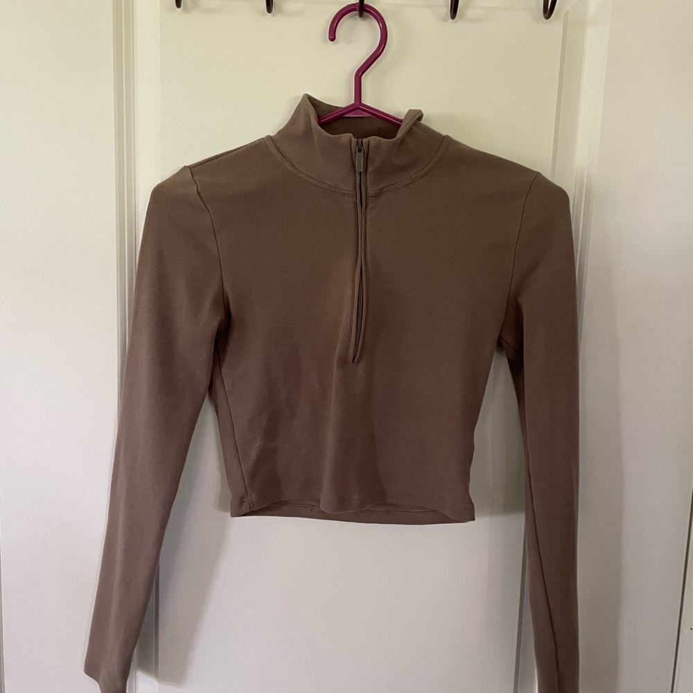 Aritzia Sunday best half zip cropped long sleeve